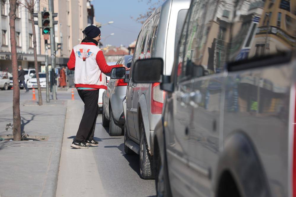 Konya’nın mesleğini aşkla yapan dilencisi yine gündem oldu 4